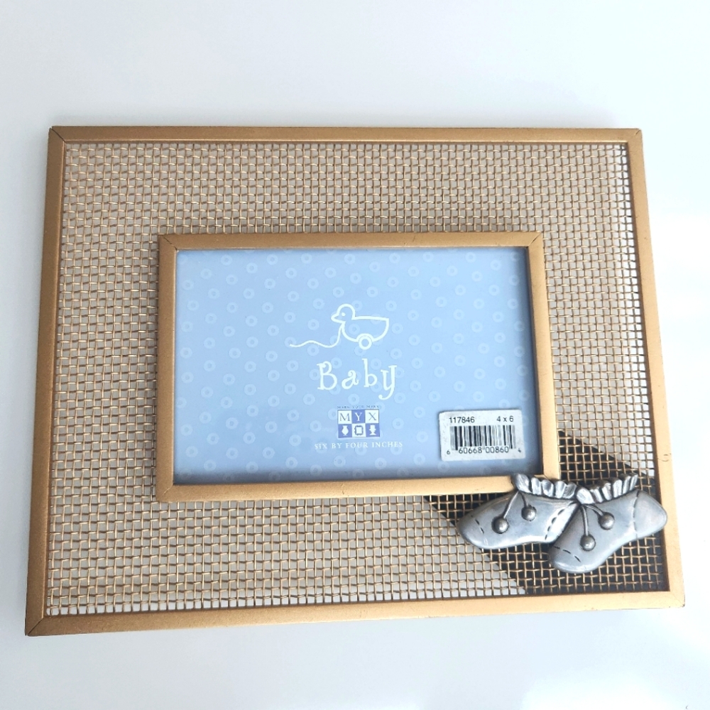 NWT Metallic Mesh Baby Photo Frame with Pewter shoes decor